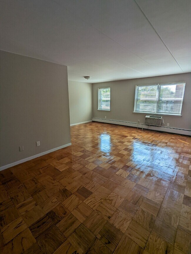 Photo - 211 Johnson Ave Apartments