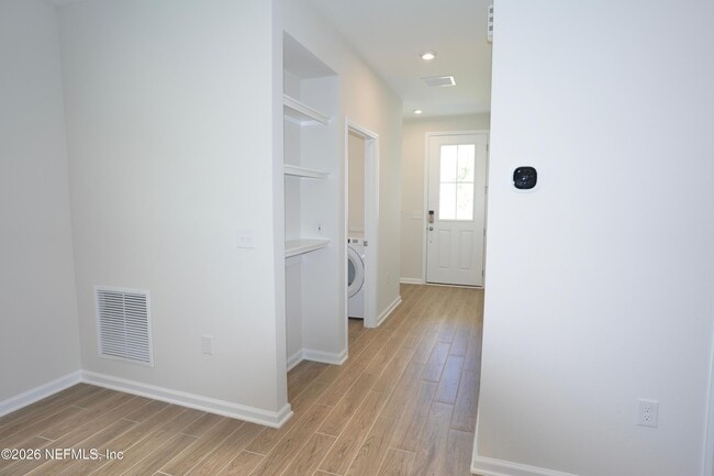 Photo - 308 Spruce Hl Pt