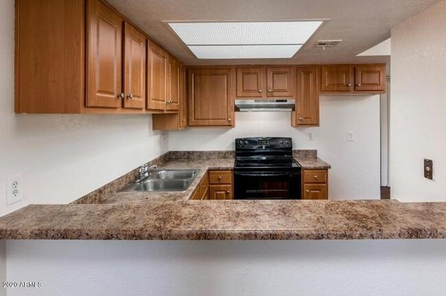 Photo - 3810 N Maryvale Pkwy Unidad 2029