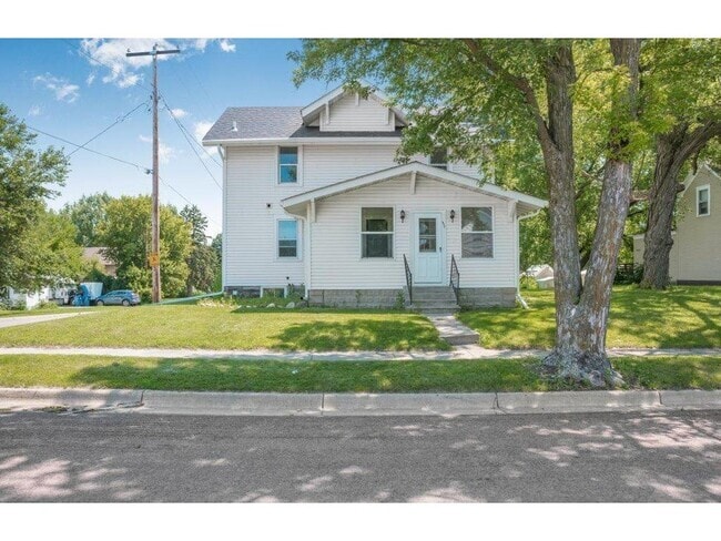 Building Photo - 857 Bradley Ave Rental