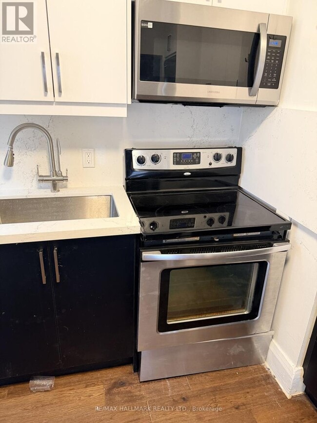 Photo - 1616 Bloor St W