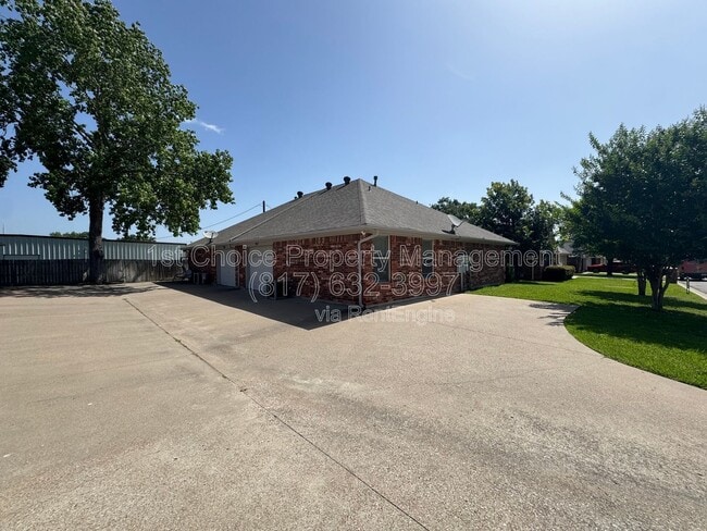 Photo - 957 Austin Ct