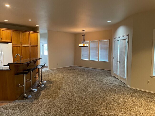 Photo - 6367 Murray Way NE