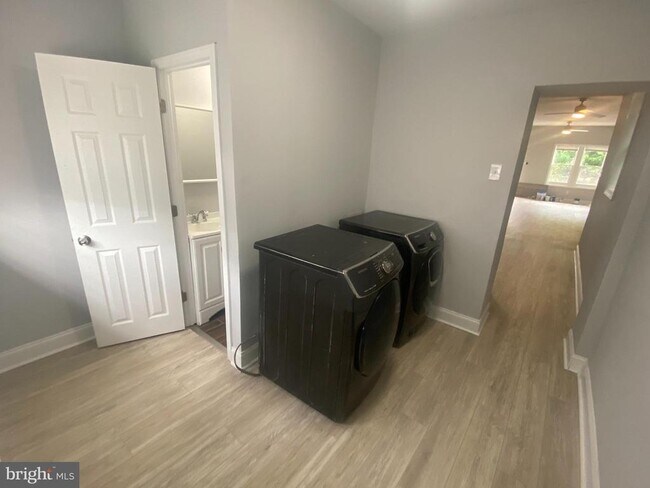 Photo - 2850 D St