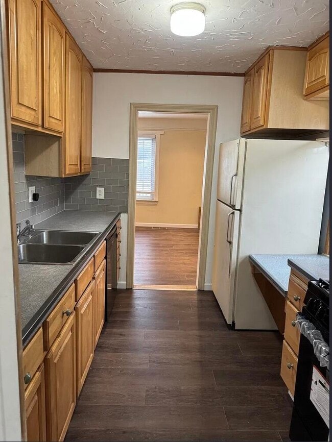 Photo - 22641 Albion Ave