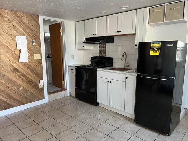 Photo - 76 Lowell St Unidad B