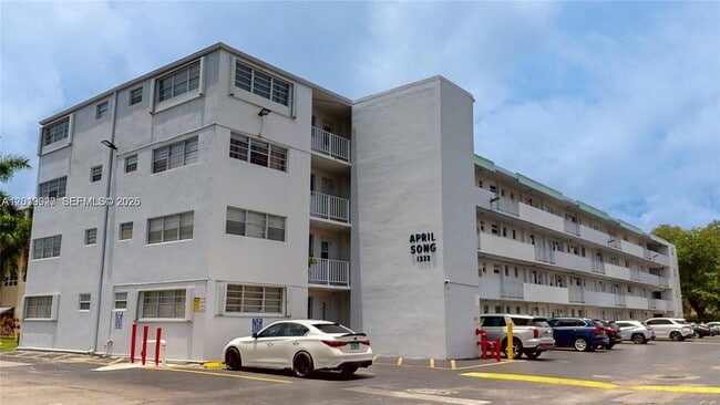 Building Photo - 1333 E Hallandale Beach Blvd Unit 326