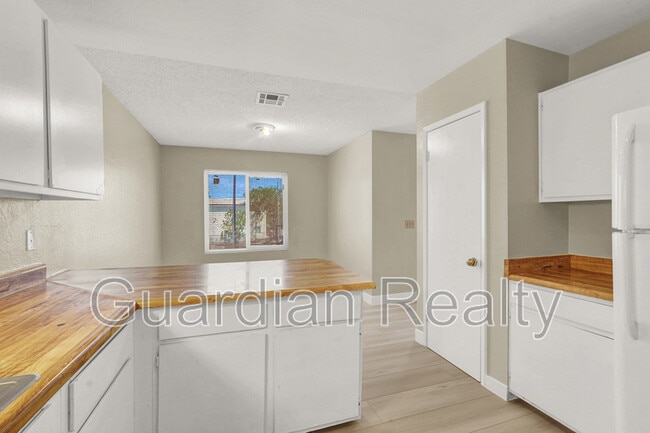 Photo - 801 N Major Ave Unit Apt D