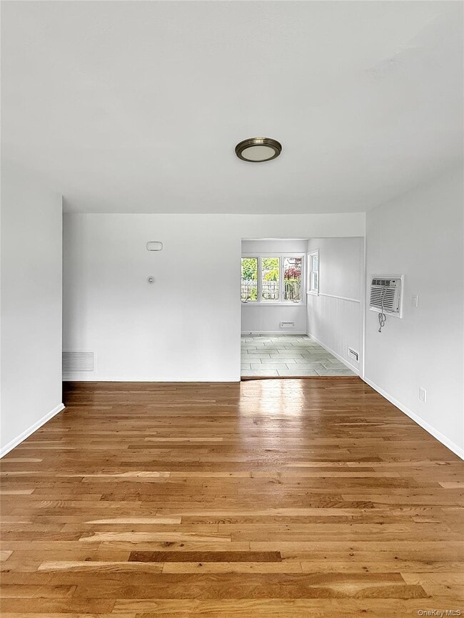Photo - 13 Winston Ln