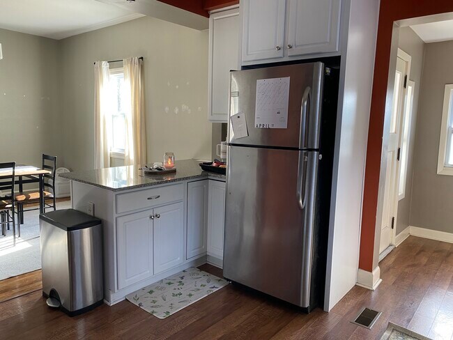 Photo - 3318 Tyler St NE