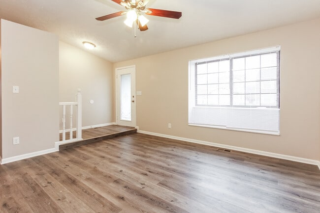 Photo - 4132 Luxembourg Cir E