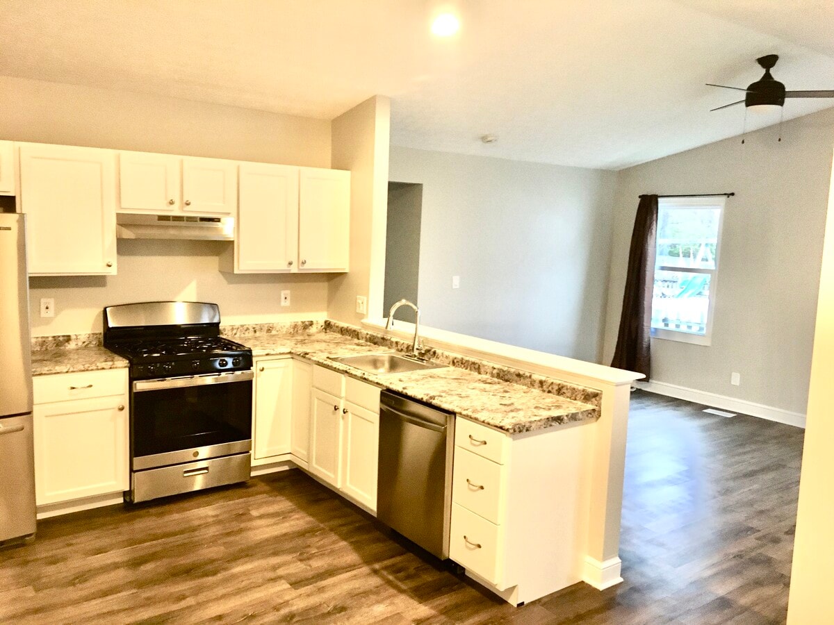 Photo - 7789 Stanburn Rd