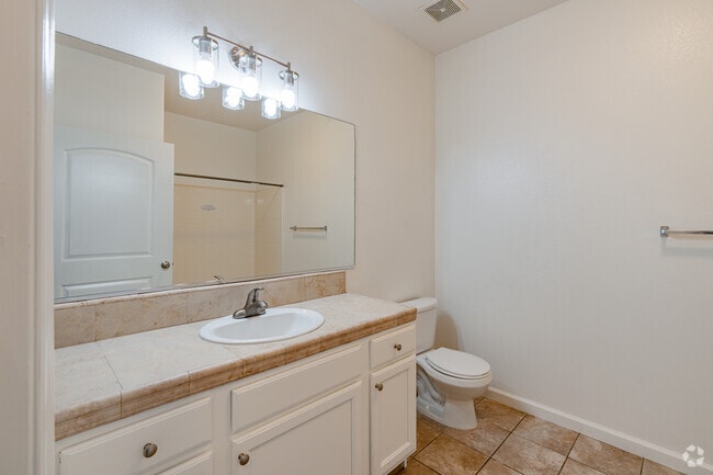 2BD, 1BA - 894SF