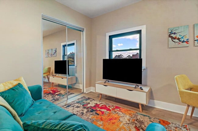 Building Photo - 5009 Columbia Ave Unit ID1366946P