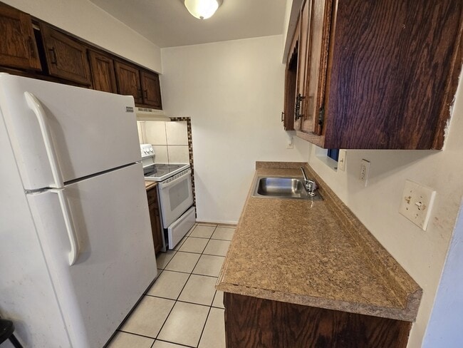 Photo - 9625 Grove Ave