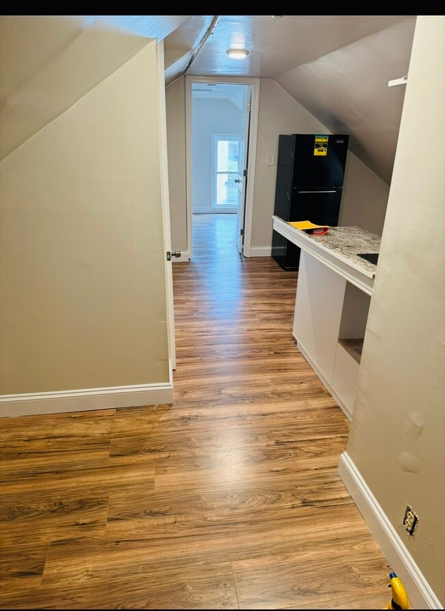 Building Photo - 15 Monticello St Unit B