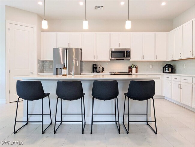 Building Photo - 178 Indies Dr E Unit 201 Rental