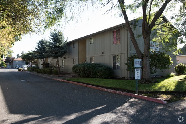 Whitman Park Apartments - Whitman Park Apartments