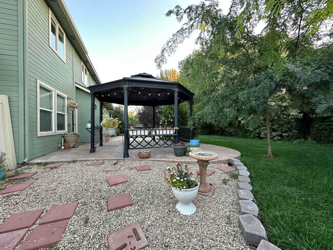 Photo - 2611 N Wallingford Ave