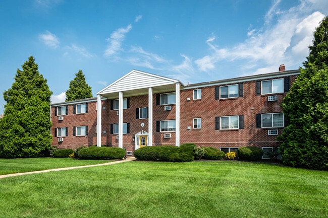 Photo - Sweetbriar Apartments
