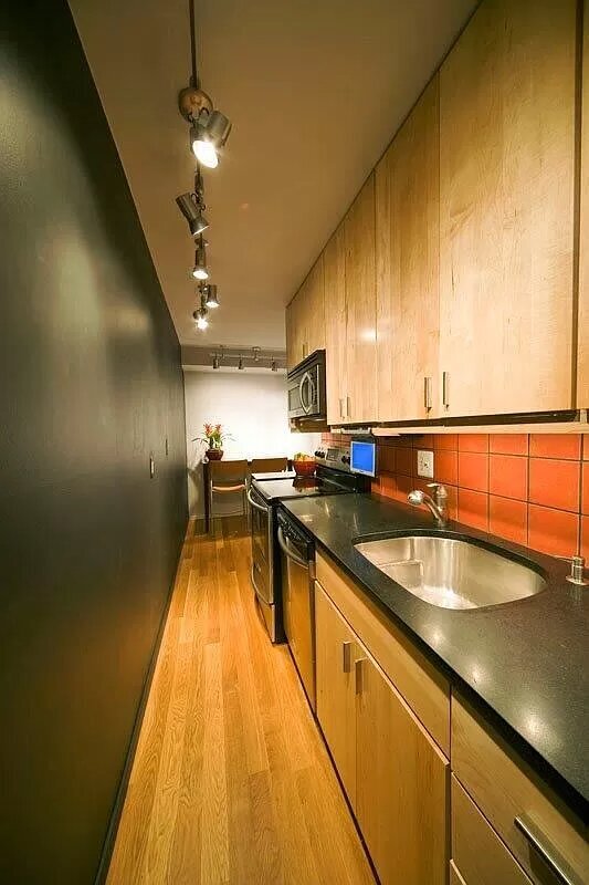 Kitchen - 1531 Packard St Unit 6