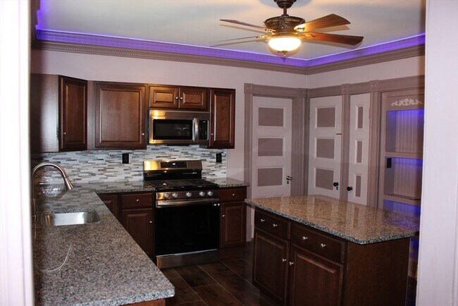 Photo - 125 Newton St Unidad 1