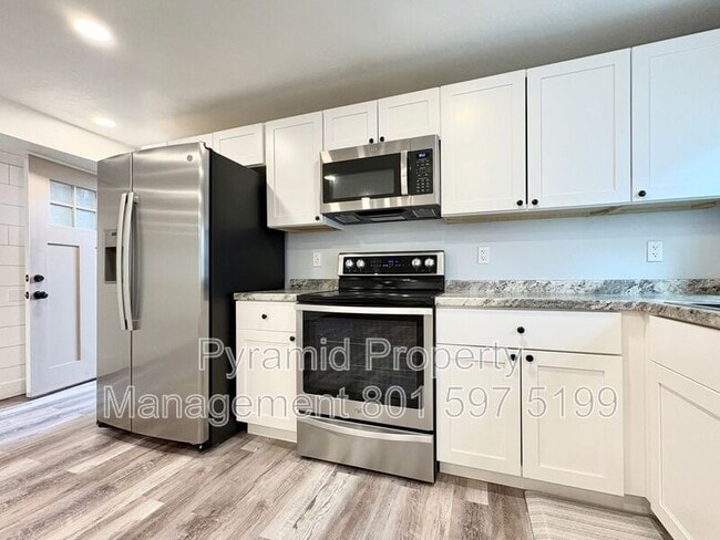 Photo - 3448 Wally Wy