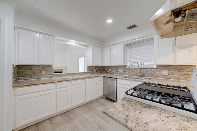 Photo - 42 N Timber Top Dr