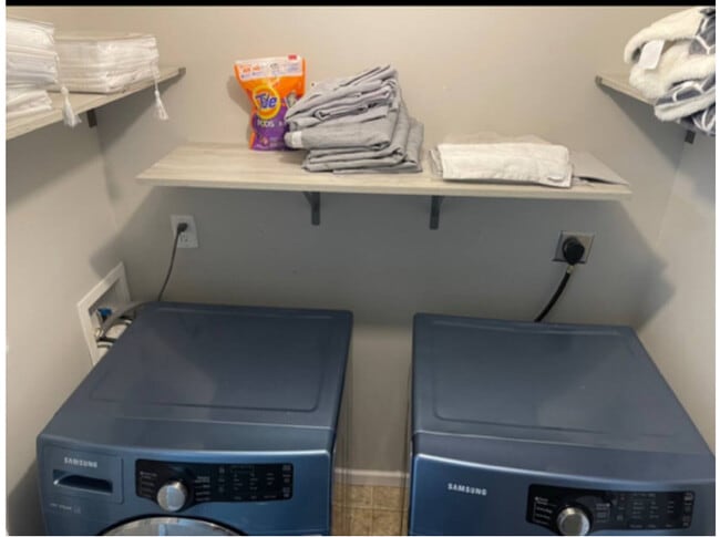 Photo - 1611 S Shr Dr