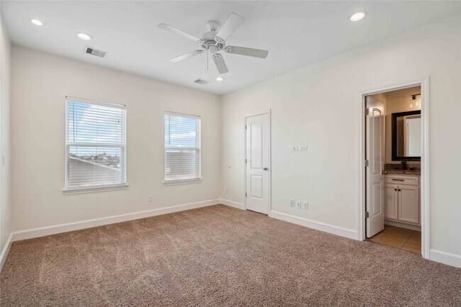 Photo - 5402 Jonathan Ln