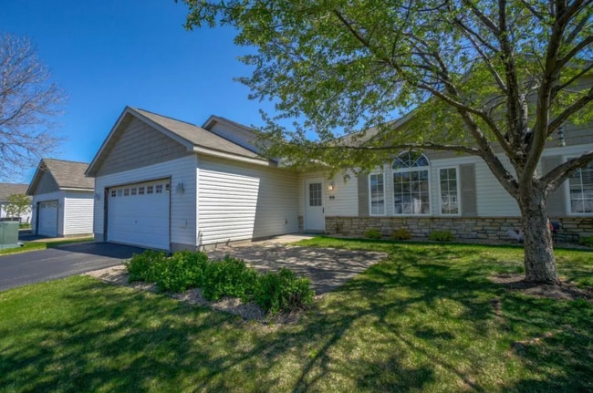 Photo - 137 Bridgewater Trl