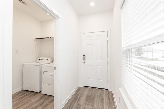 Photo - 3910 Windy Whisper Dr