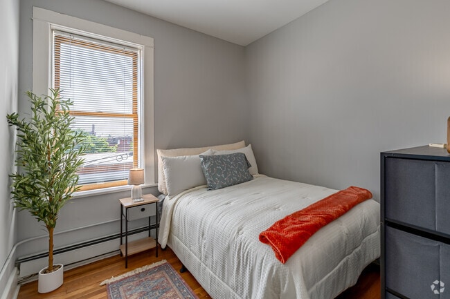 1BR, 1BA - 400SF - Bedroom