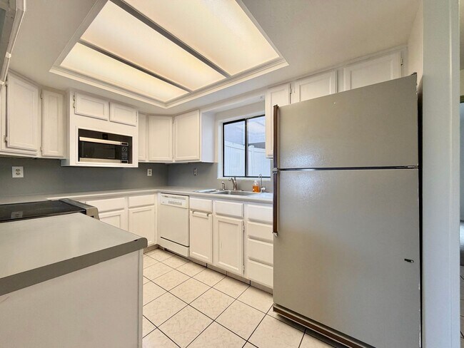 8758 Oak Park Cir