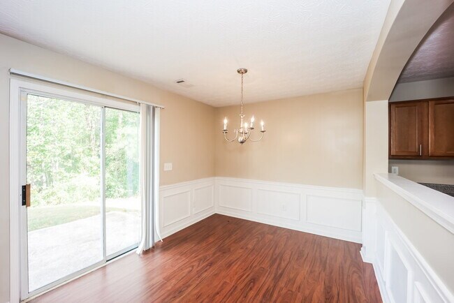 Photo - 9494 Lakeview Rd