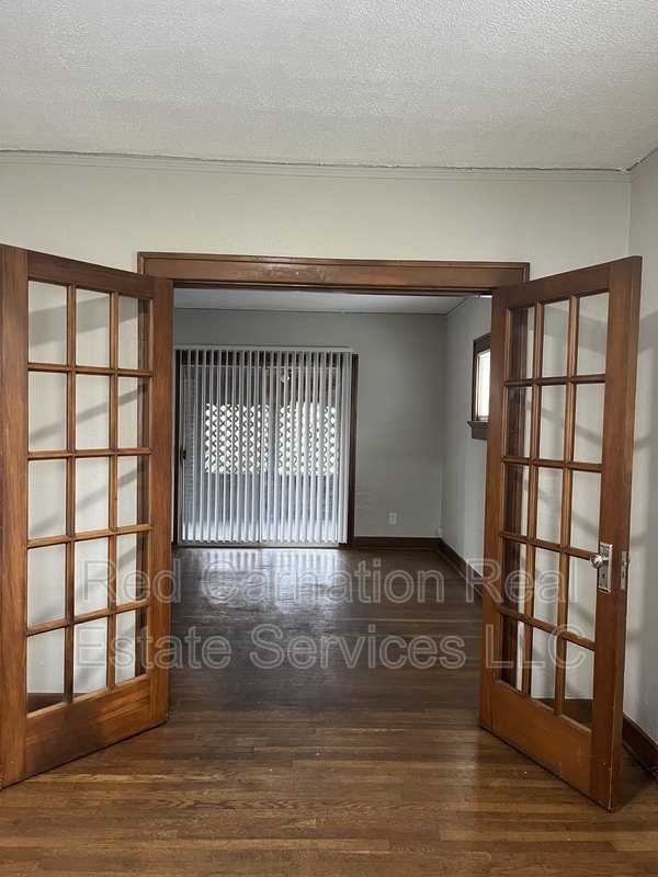 Photo - 1009 W Hillcrest Ave