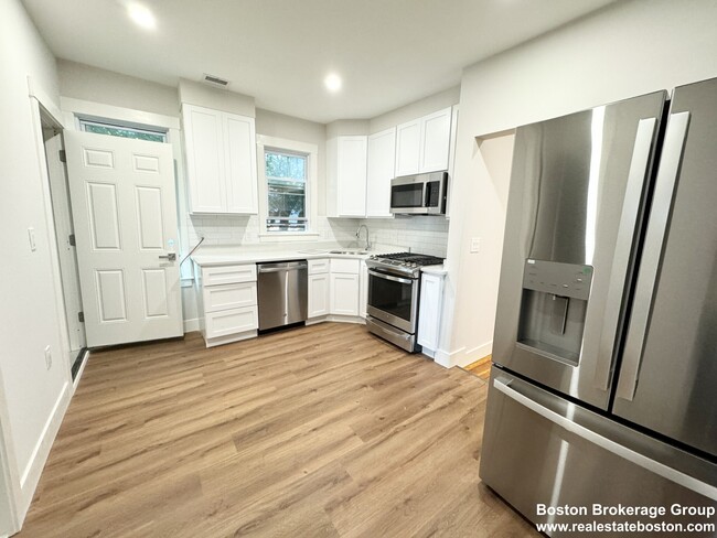 Photo - 147 E Cottage St Unit 2