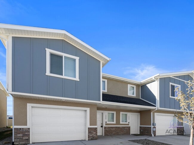 Photo - Spacious 3 Bed/2.5 Bath Townhome in Magna Community! Unit 7427