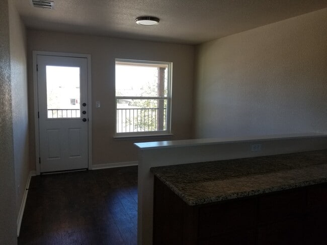 Photo - 92 Sandstone Dr Unidad B