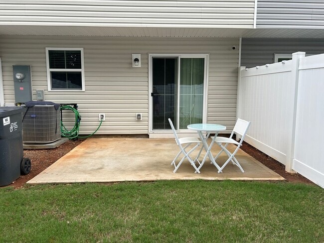 Photo - 403 Hampton Townes Dr
