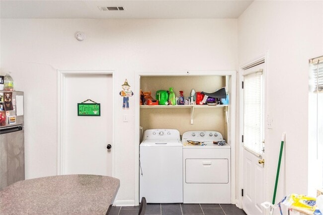 Photo - 3410 Speedway