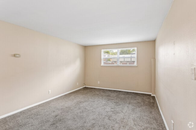 2BR, 1BA - 800SF - Living Room