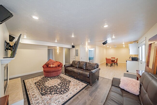 Photo - 3660.5 Merlin Dr