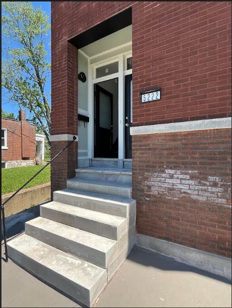 Building Photo - 5222 Morganford Rd Unit B