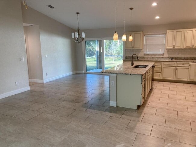 Photo - 1641 S San Mateo Dr