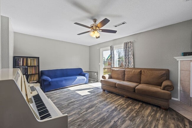 Photo - Spacious 3-Bedroom Home in Bentonville’s E...