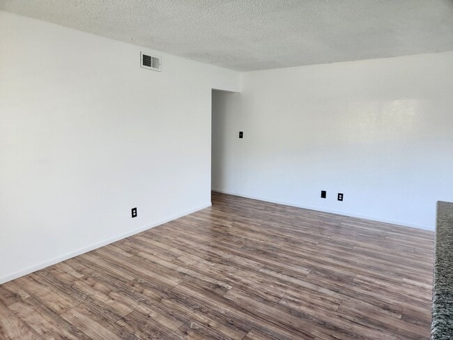 Photo - 225 Harding Blvd Unit 4