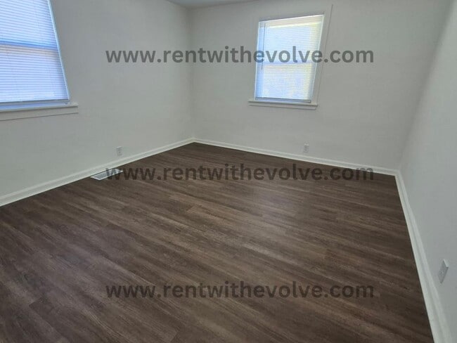 Photo - 3425 S Dayton Ave