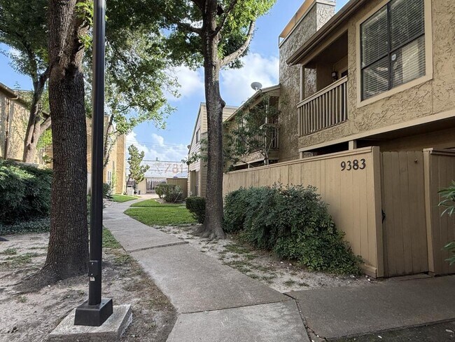 Photo - 9383 Pagewood Ln