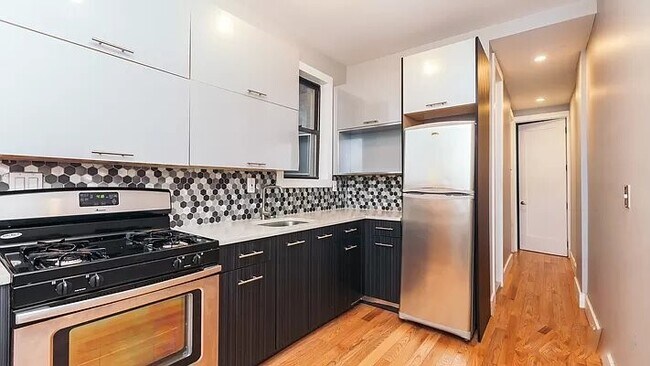 Photo - 1319 Halsey St Apartment Unit #2L